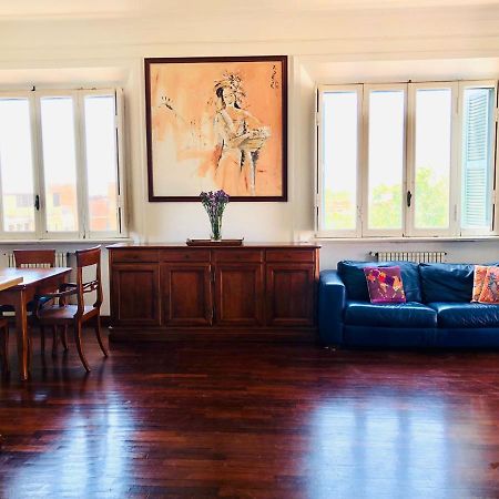 Penthouse Sea View Apartment Lido di Ostia Luaran gambar