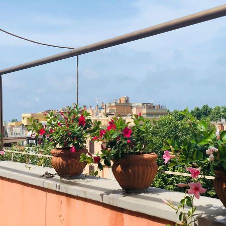 Penthouse Sea View Apartment Lido di Ostia Luaran gambar